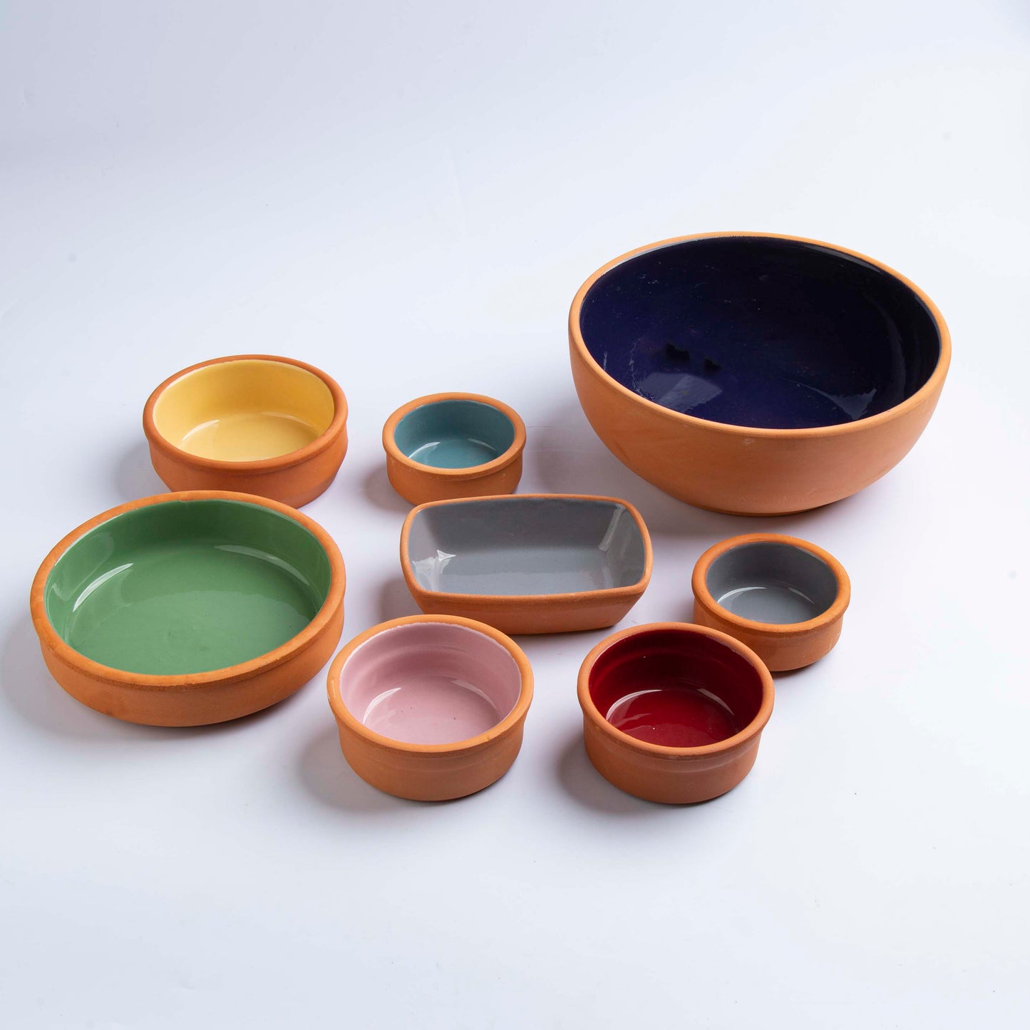 Set of 8 pcs colored pottery containers