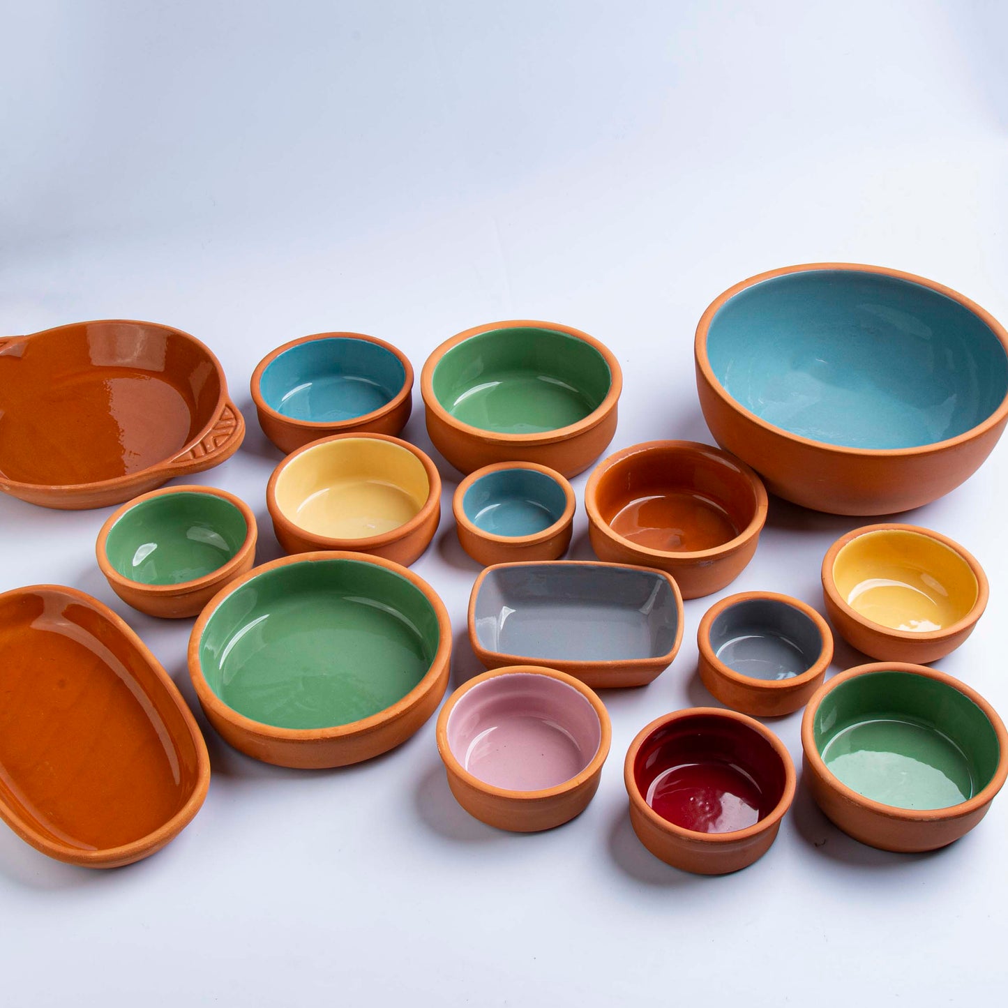 Set of 16 pcs colored pottery containers